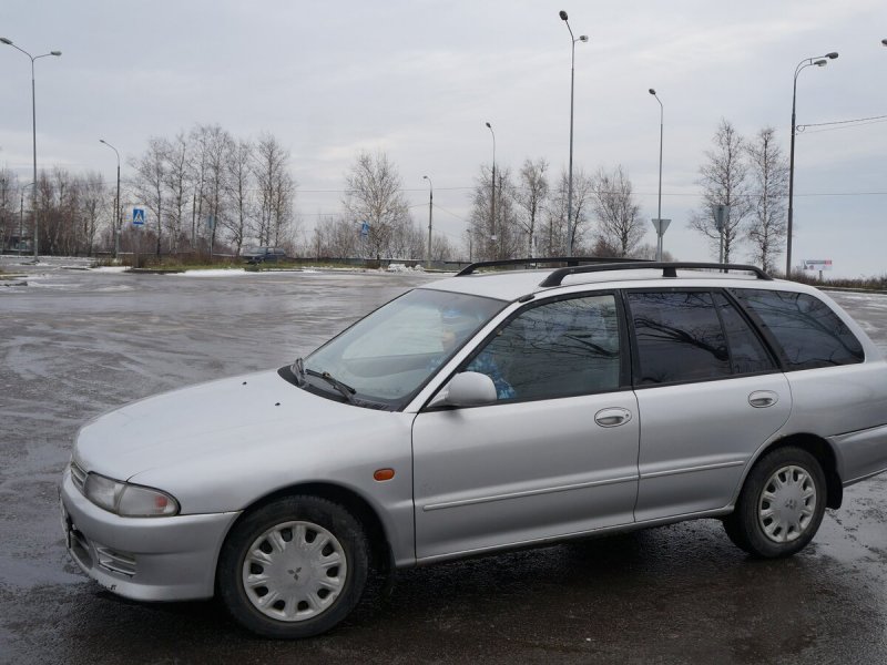 Мицубиси Лансер универсал 1999