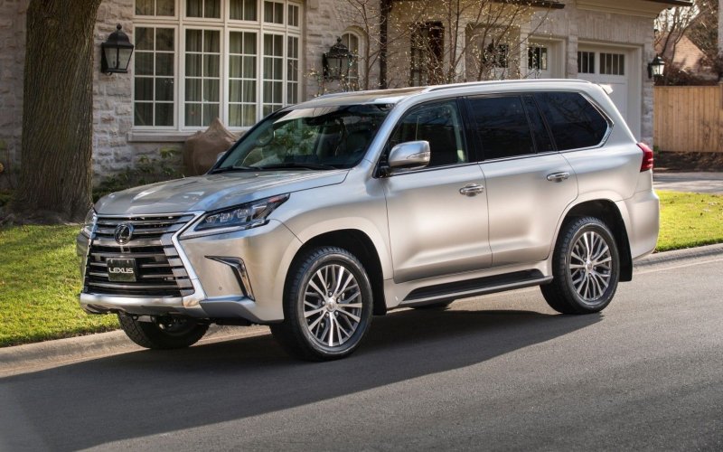 Lexus LX 570 2017 белый