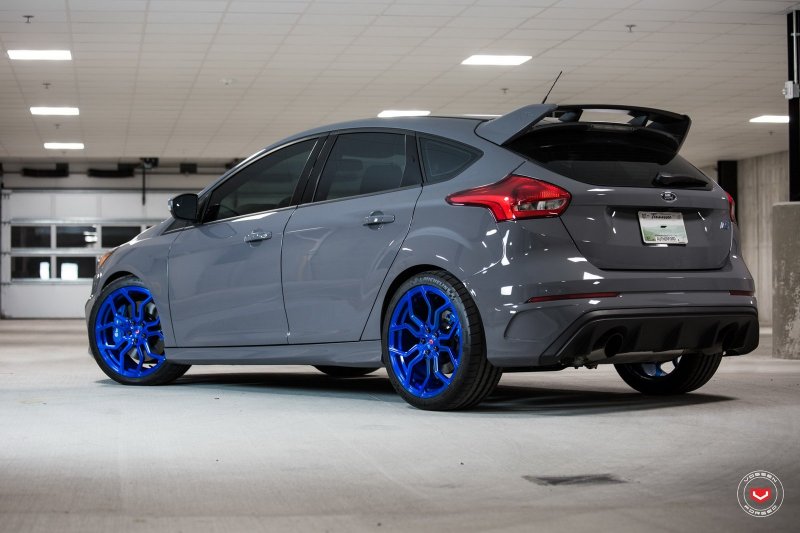 Ford Focus RS on Vossen Wheels (HC-3)