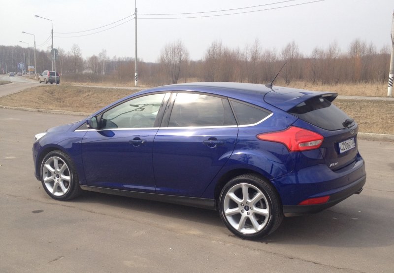 Ford Focus 3 хэтчбек на дисках