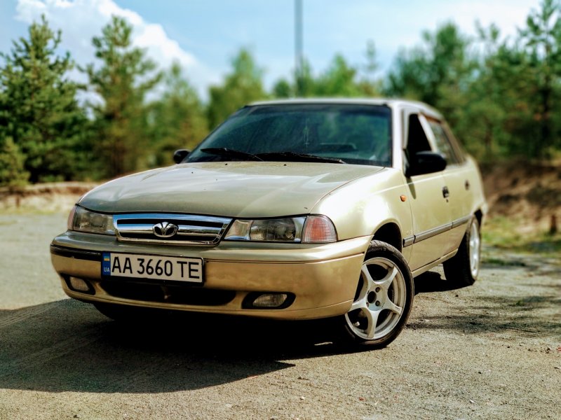 Нексия красная 2007