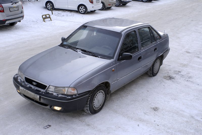 Nexia GLE 2001