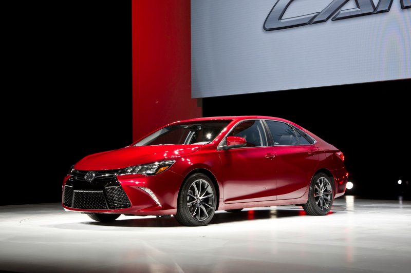 Тойота Camry 2015