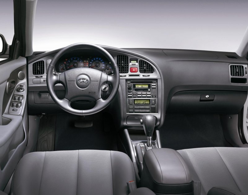 Hyundai Elantra (XD) 2003 года