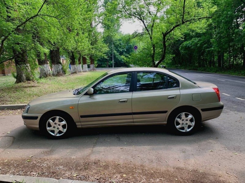 Hyundai Elantra 3