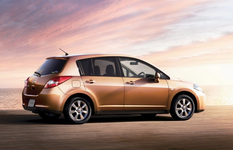Nissan Tiida 10 года