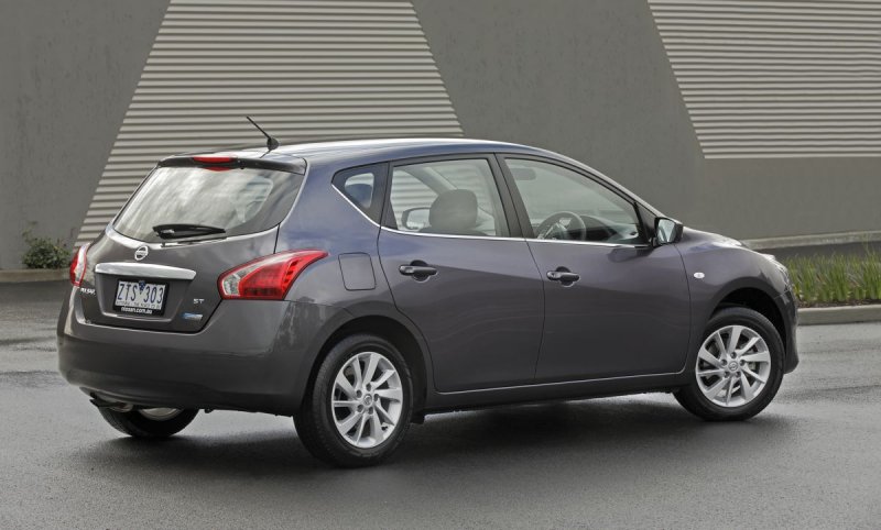 Nissan хэтчбек Пульсар