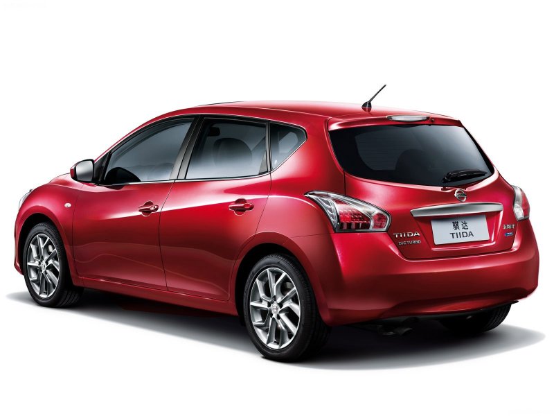 Nissan Tiida 2012