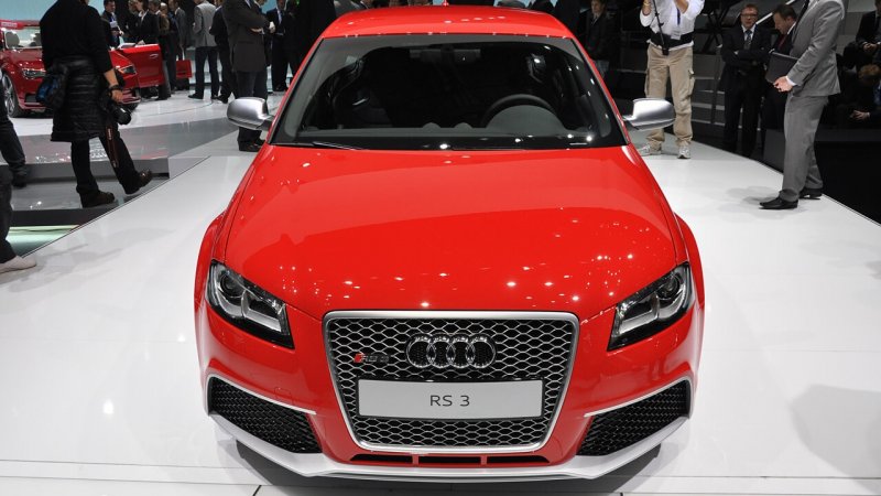 Audi a3 Sportback красный