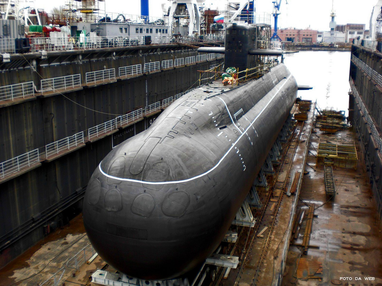 Пл 00. Дизель-электрическая подводная лодка проекта 677.