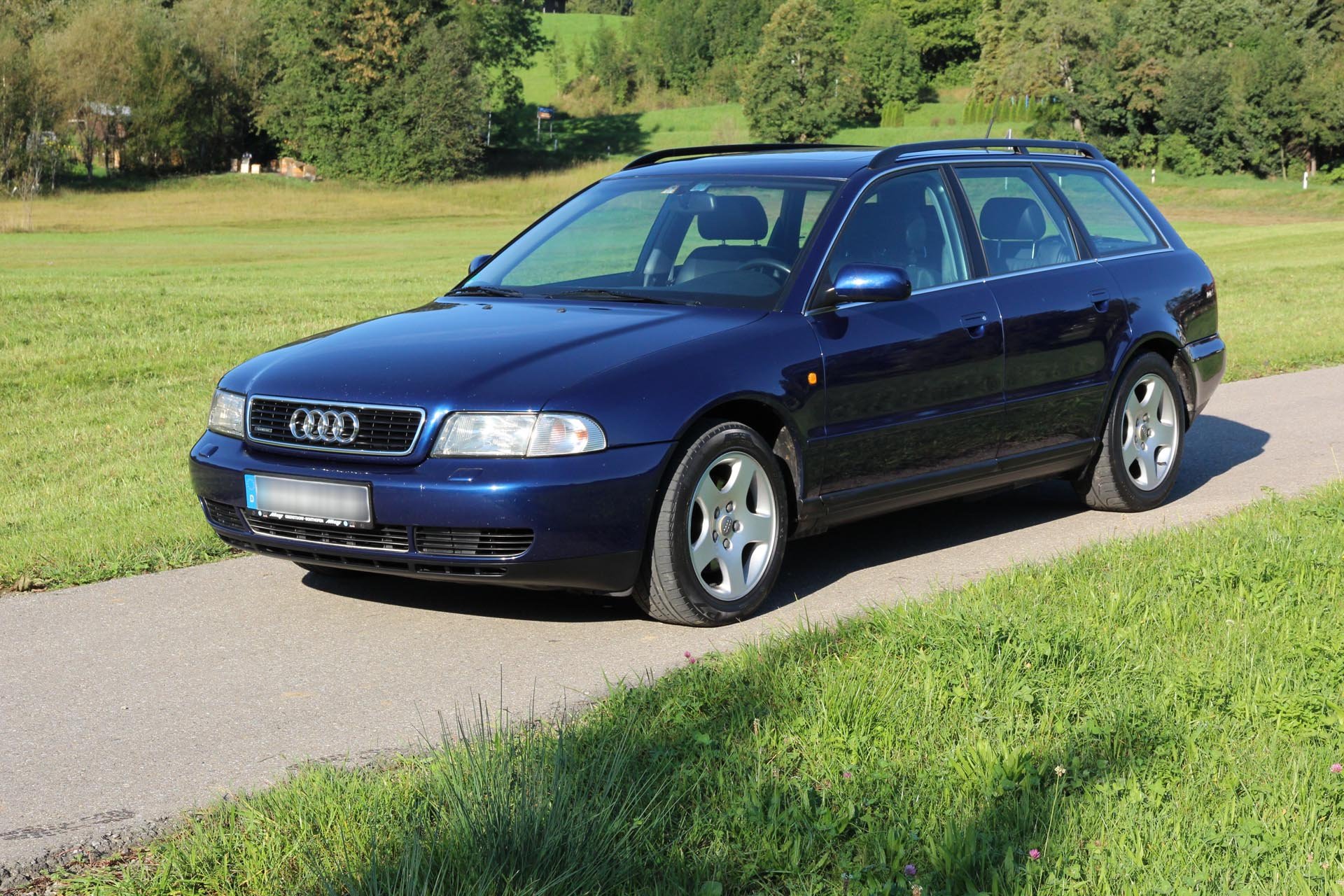 Купить ауди а4 б5 универсал. Audi a4 b5 универсал. Audi a4 b5 1997. Ауди а4 Авант 1997. Ауди а4 1997 универсал.