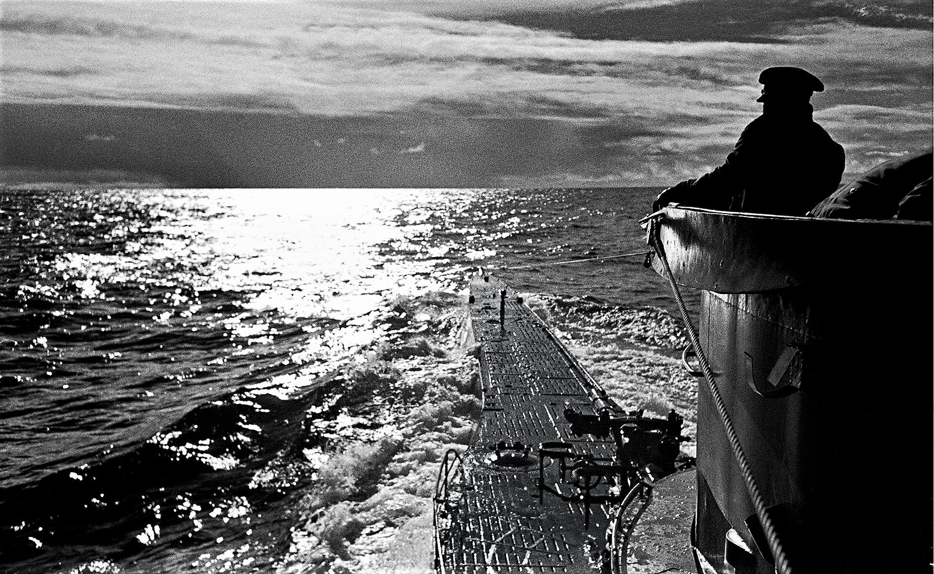 Если он на дне лежит судно вдаль. U96 подводная лодка. Немецкая подводная лодка u96. U 96 подводная лодка Кригсмарине. Подводная лодка u-96 das Boot.
