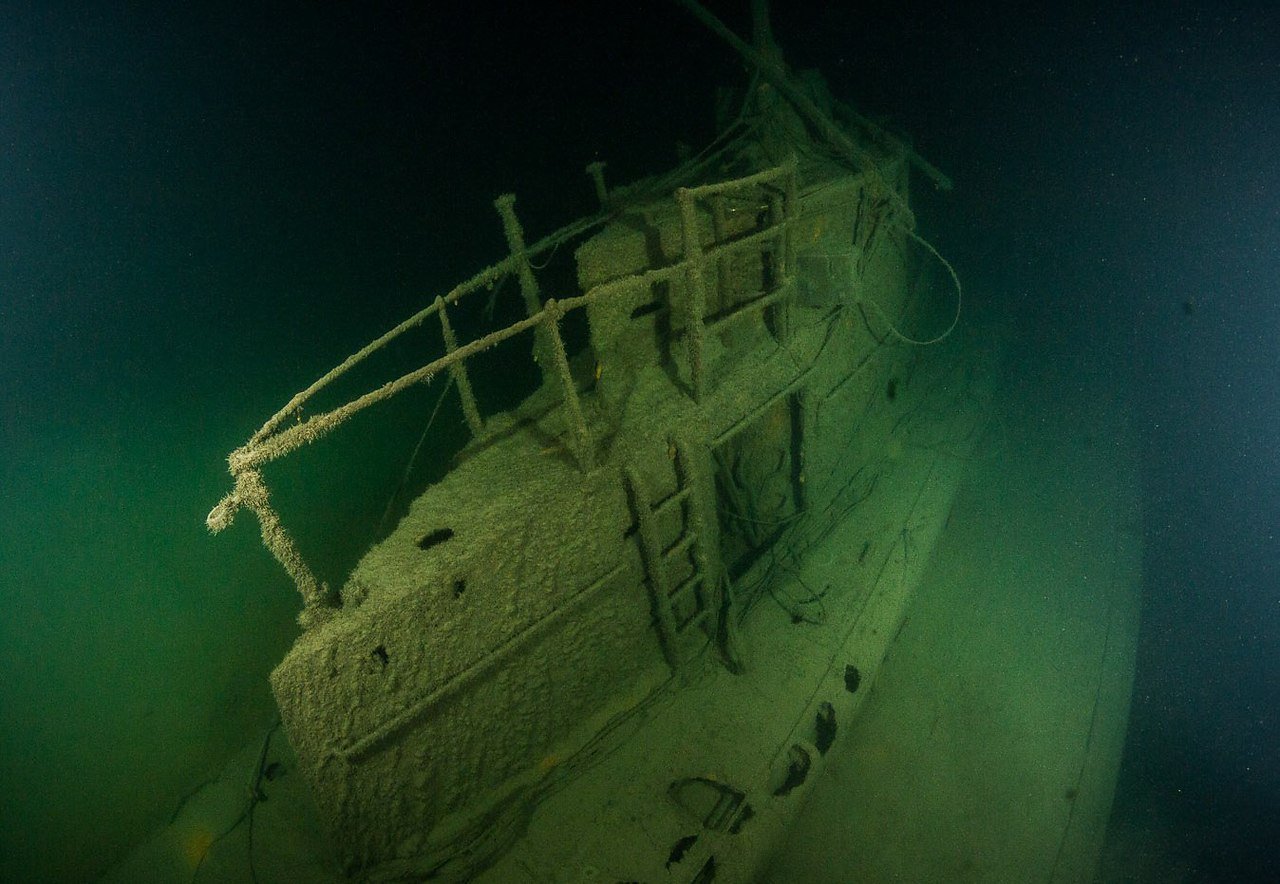 Корабли лежащие на дне. Щ-408 подводная лодка. Летучий голландец подводная лодка. Подводная лодка «щ-408» Балтийский Варяг. Подводная лодка u96 затонула.