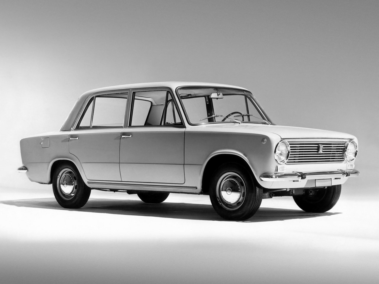 Первый автомобиль ваз. Жигули Фиат 124. Фиат 124 1966. Фиат 124 и ВАЗ 2101. 2101 Fiat 124.