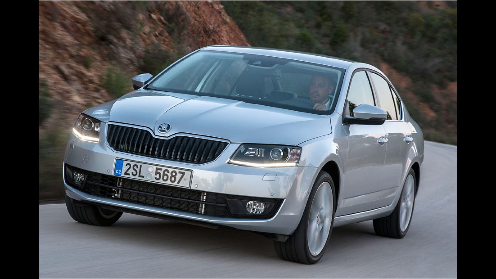 Škoda Octavia a8 белая