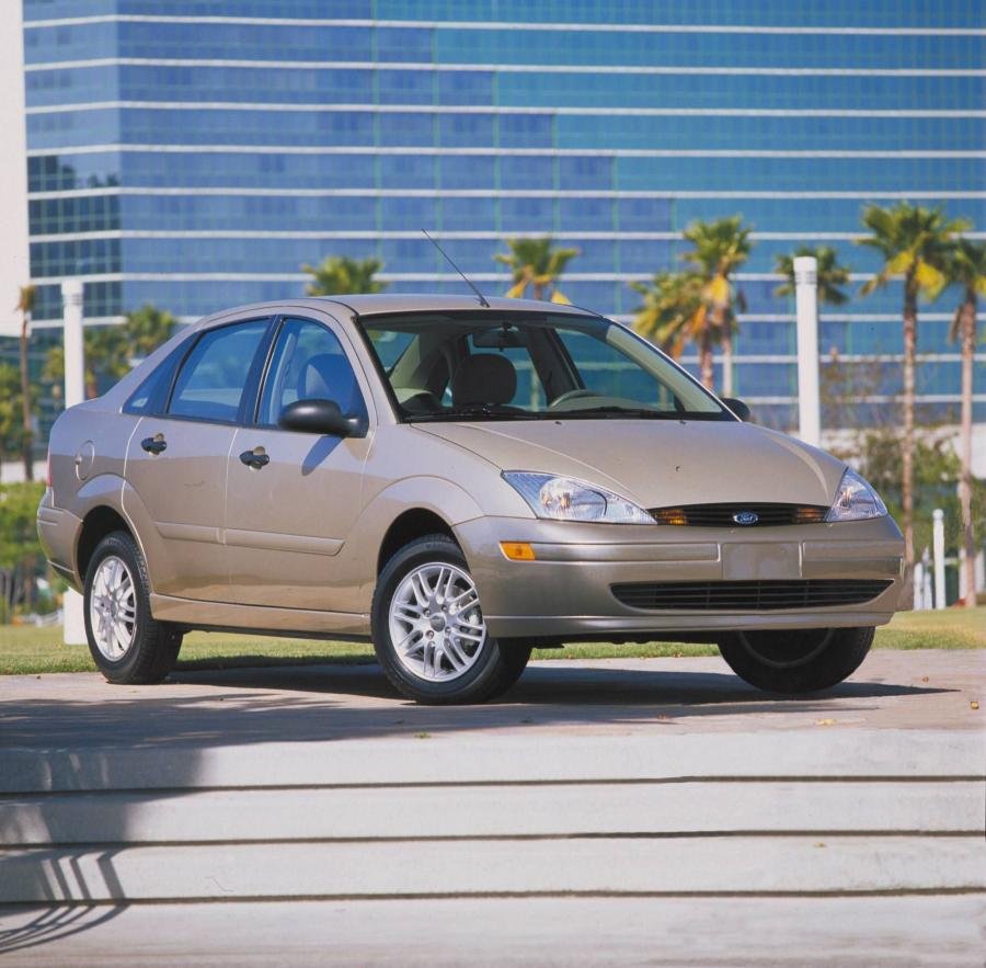 Фокус 1.6 отзывы. Ford Focus 1999. Ford Focus 1. Ford Focus 1 седан. Ford Focus ZTS 1999–2004.