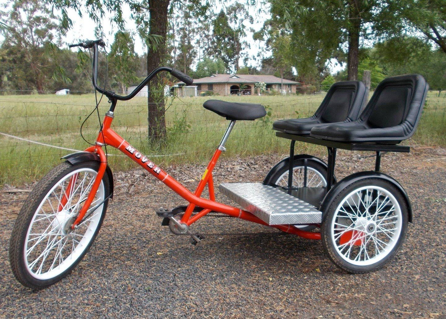 Трехколесный велосипед с ручкой, оранжевый