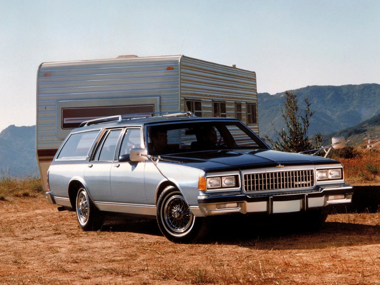 Американские машины 80. Chevrolet Caprice 1986. Chevrolet Caprice Wagon 1986. Chevrolet Caprice 1990. Шевроле каприз универсал 1986.