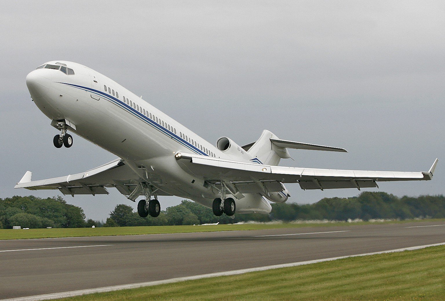 Гражданские самолеты россии. Boeing 727. Самолёт Аэробус 727. Boeing 727 super 27. Боинг 727 в России.