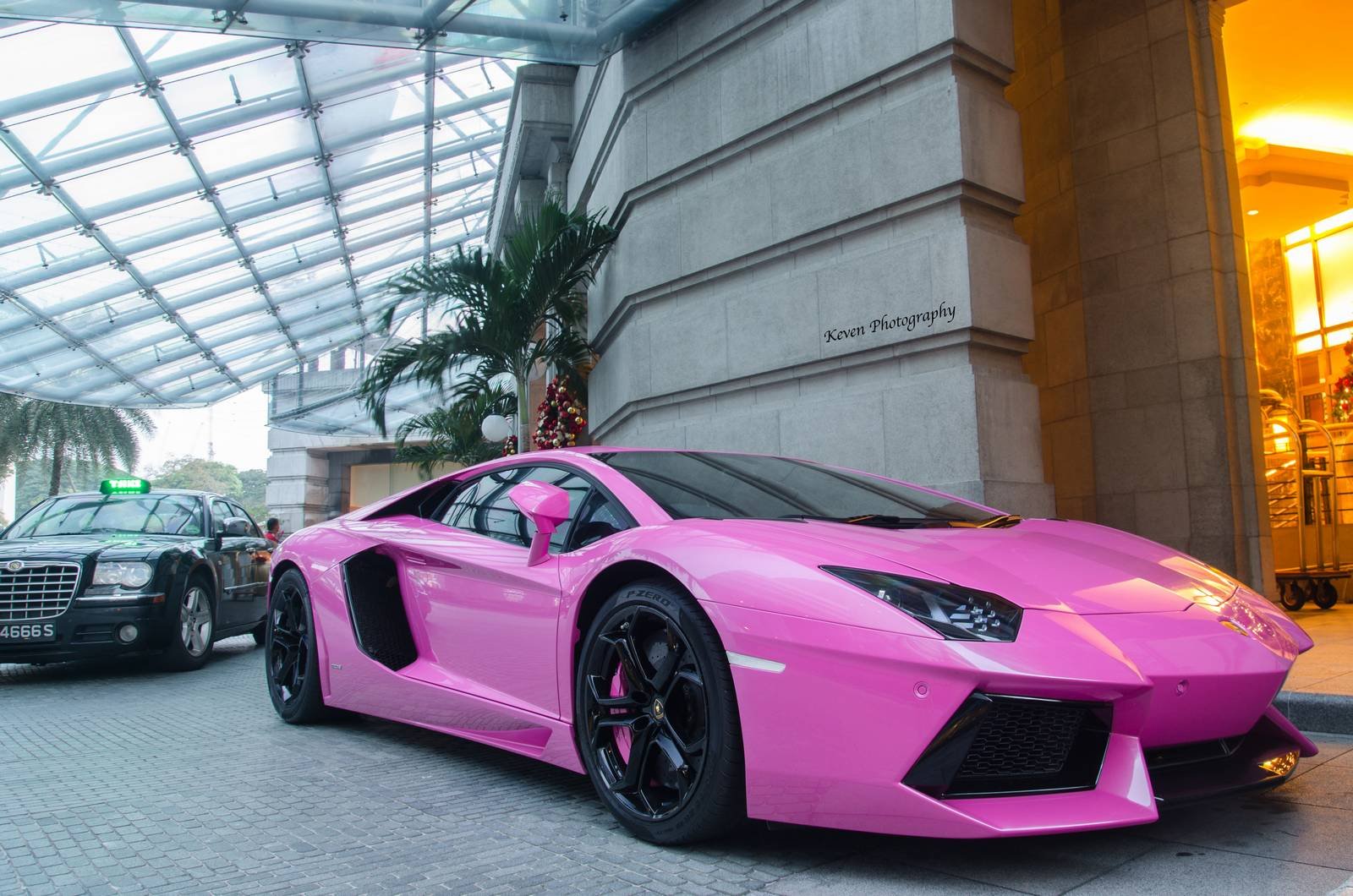 Lamborghini Aventador Pink