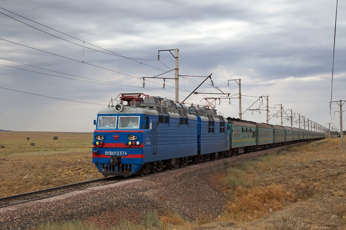 Казахстан железная. Вл80с Казахстан. Электровозы вл80с Казахстана. Локомотив Узбекистан Темир юл депо 2000 электровоз вл 2454. Железная дорога Казахстана.