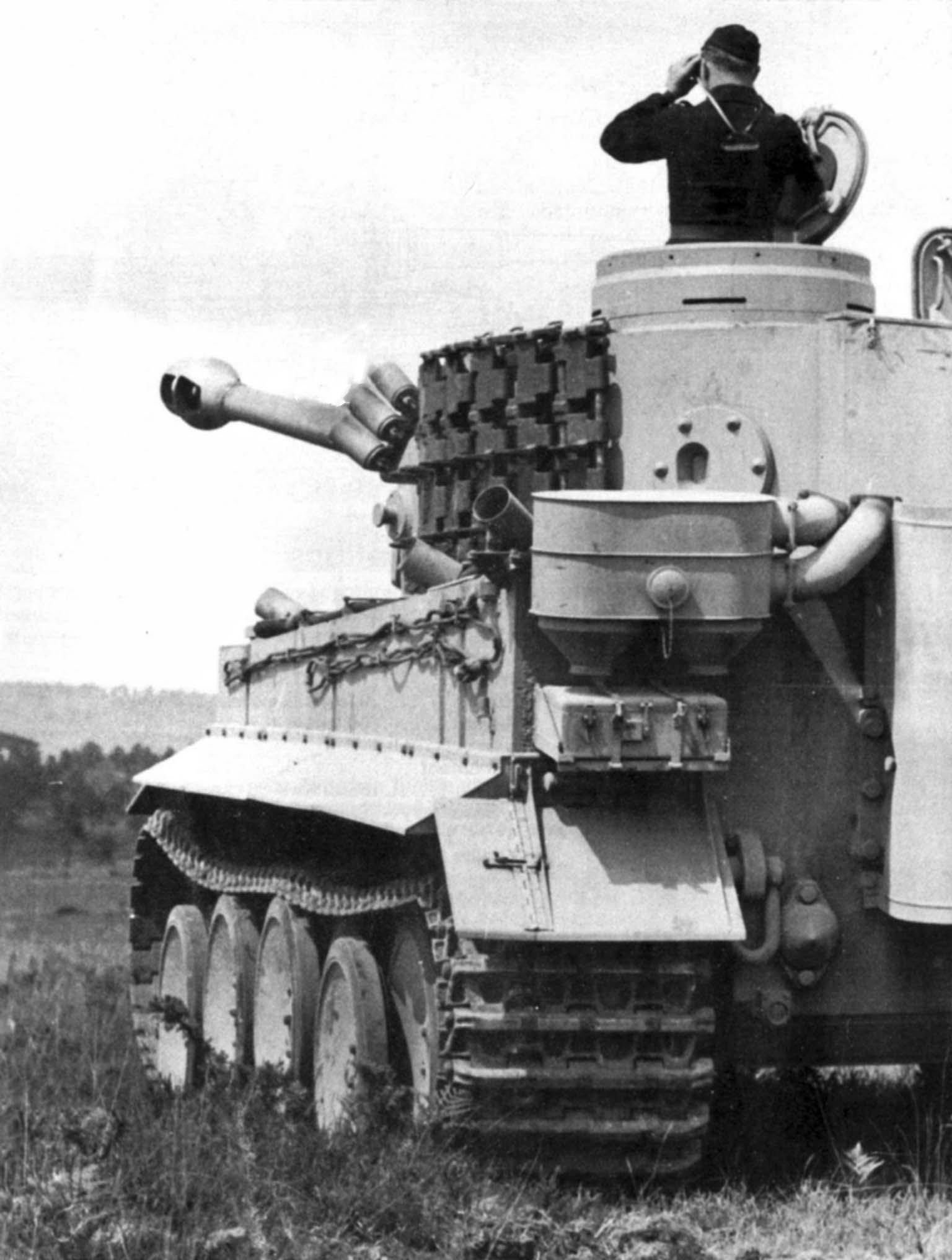 История немецких танков. Т6 танк вермахта. Немецкий танк тигр 1. Танк тигр 1943. Тигр танк второй мировой.