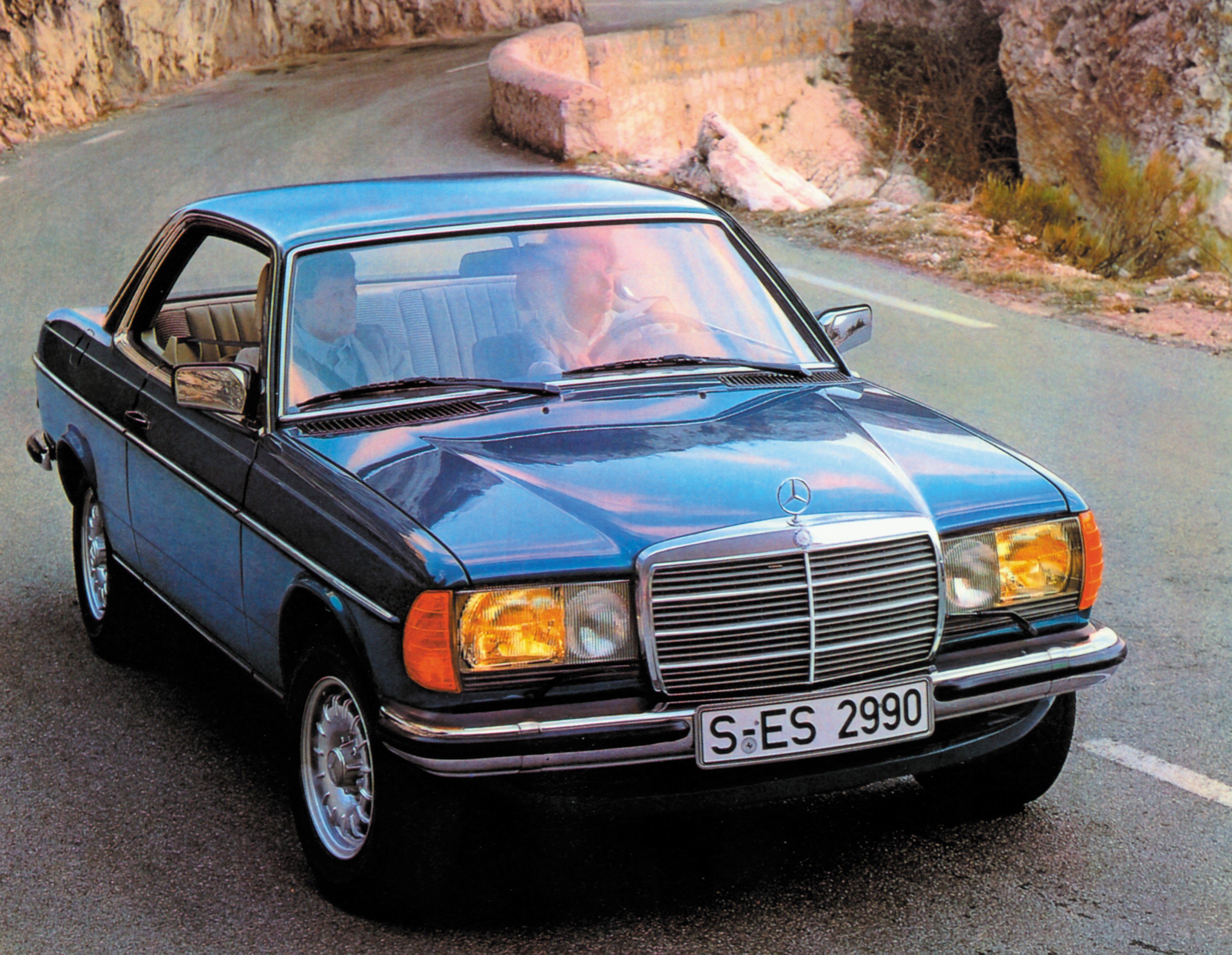 Первое поколение автомобилей. Мерседес Бенц 123. Мерседес Бенц 123 купе. Мерседес Бенц w116. Mercedes-Benz w123, 1977.