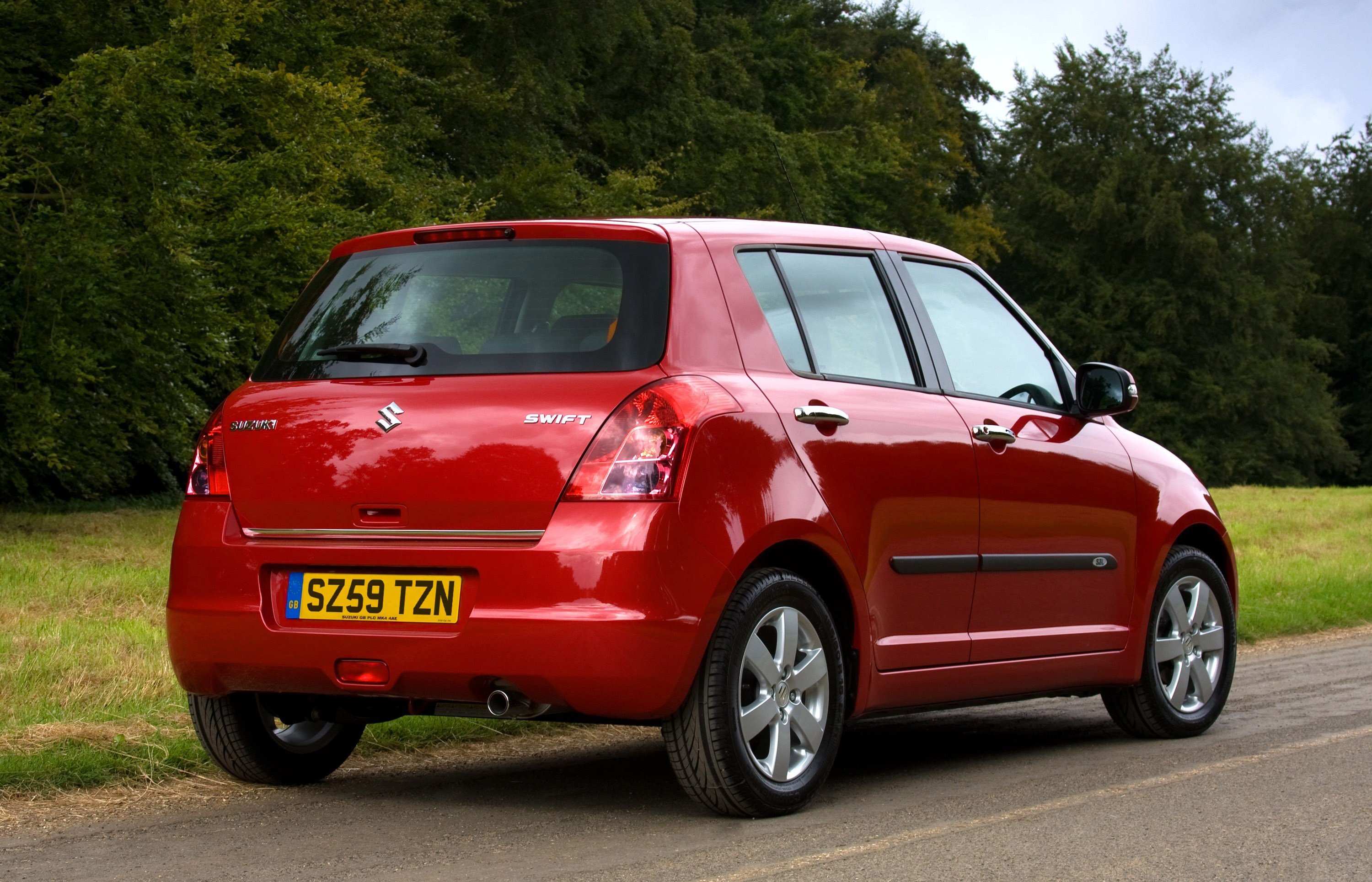 Машина сузуки. Suzuki Swift. Suzuki Swift 2009. Suzuki 2009. Судзуки Свифт модели.