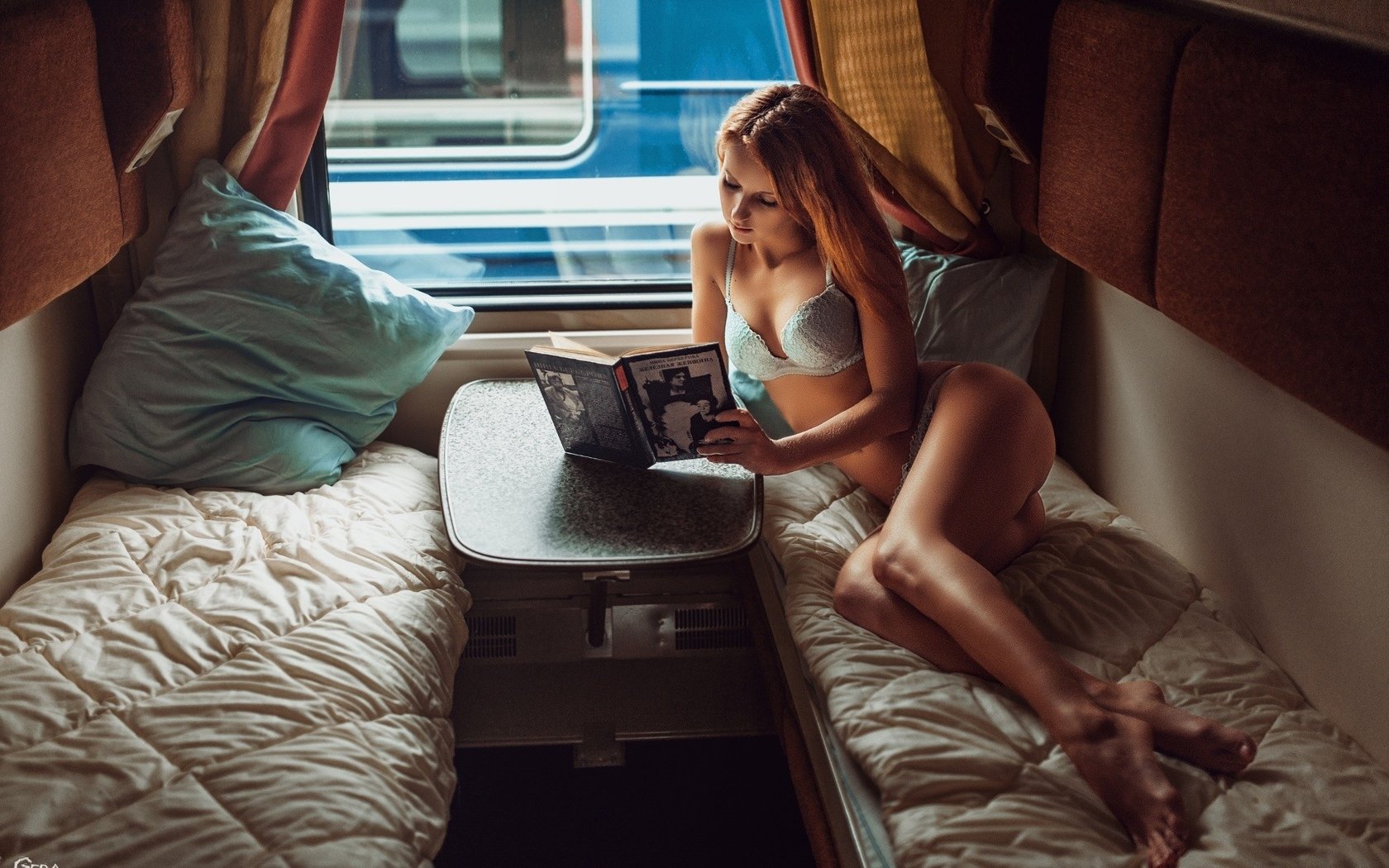 В поезде подглядывание: 100 отборных порно видео