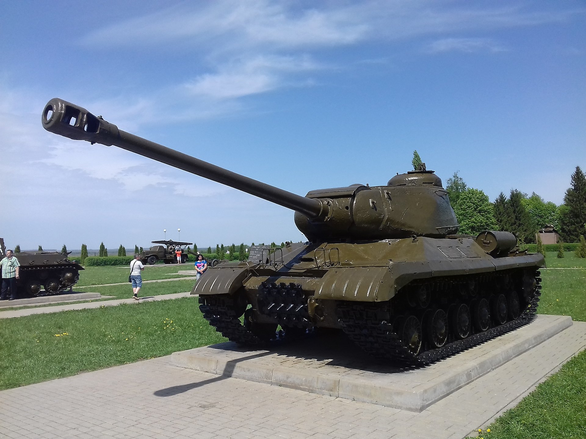 Фотки исы. Танк ИС-2м. ИС-2 тяжёлый танк. Танк Иосиф Сталин 2. Танк ИС 2 1944.