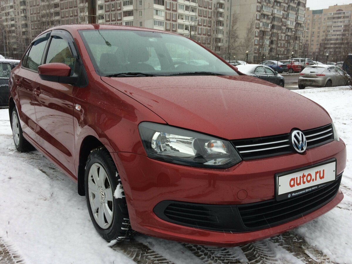 Фольксваген поло красный. Красный поло седан. Volkswagen Polo красный. Polo sedan 5.