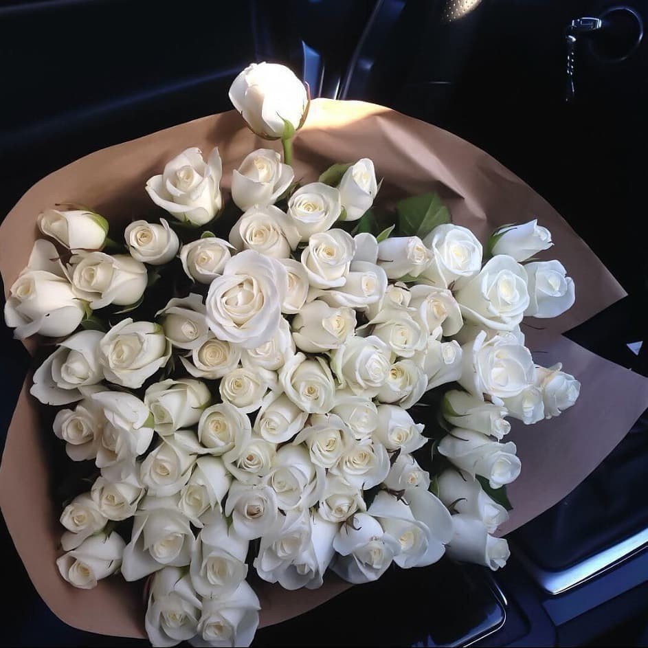 Красивые фото цветы в машине