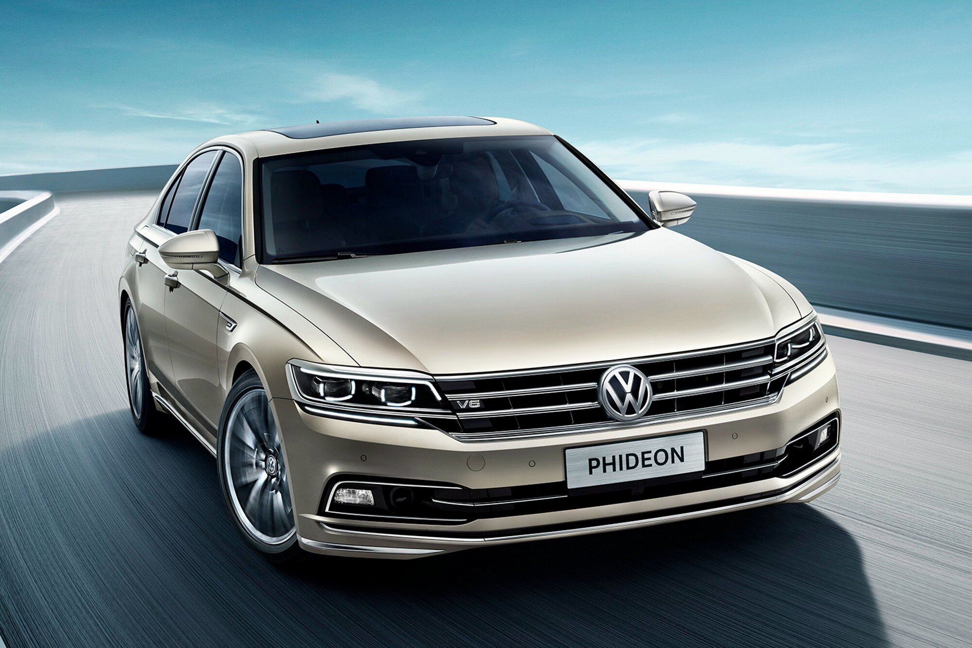 Новый volkswagen. Фольксваген Phideon. Фольксваген седан Hybrid Phideon. Новый Фольксваген седан. Новый Фольксваген седан длинный.