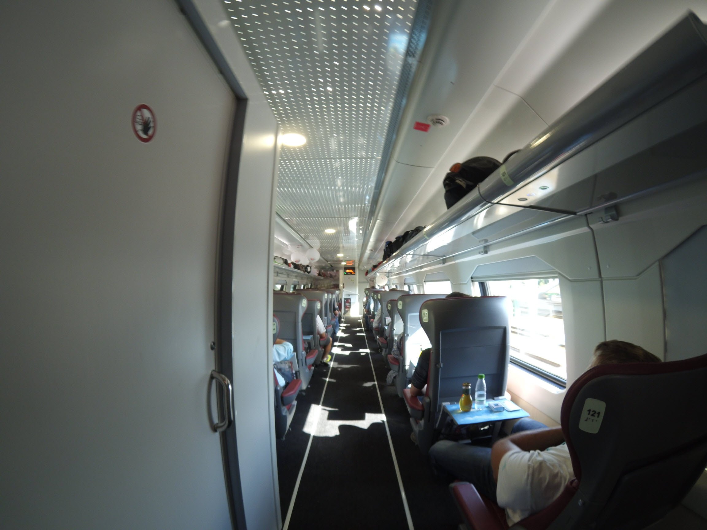 двухэтажный поезд сидячие места фото внутри