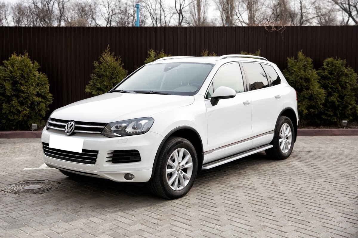 Volkswagen Touareg II белый