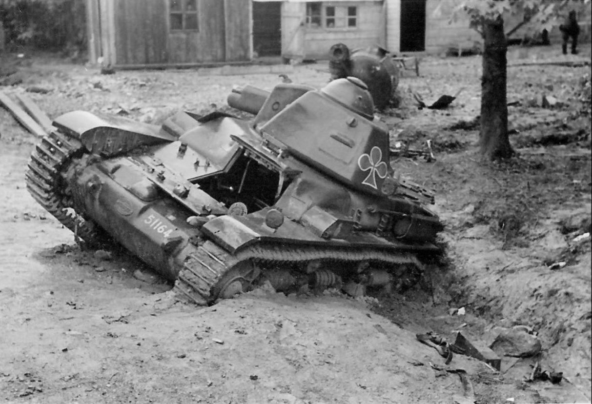 Подбитые французские танки 1940