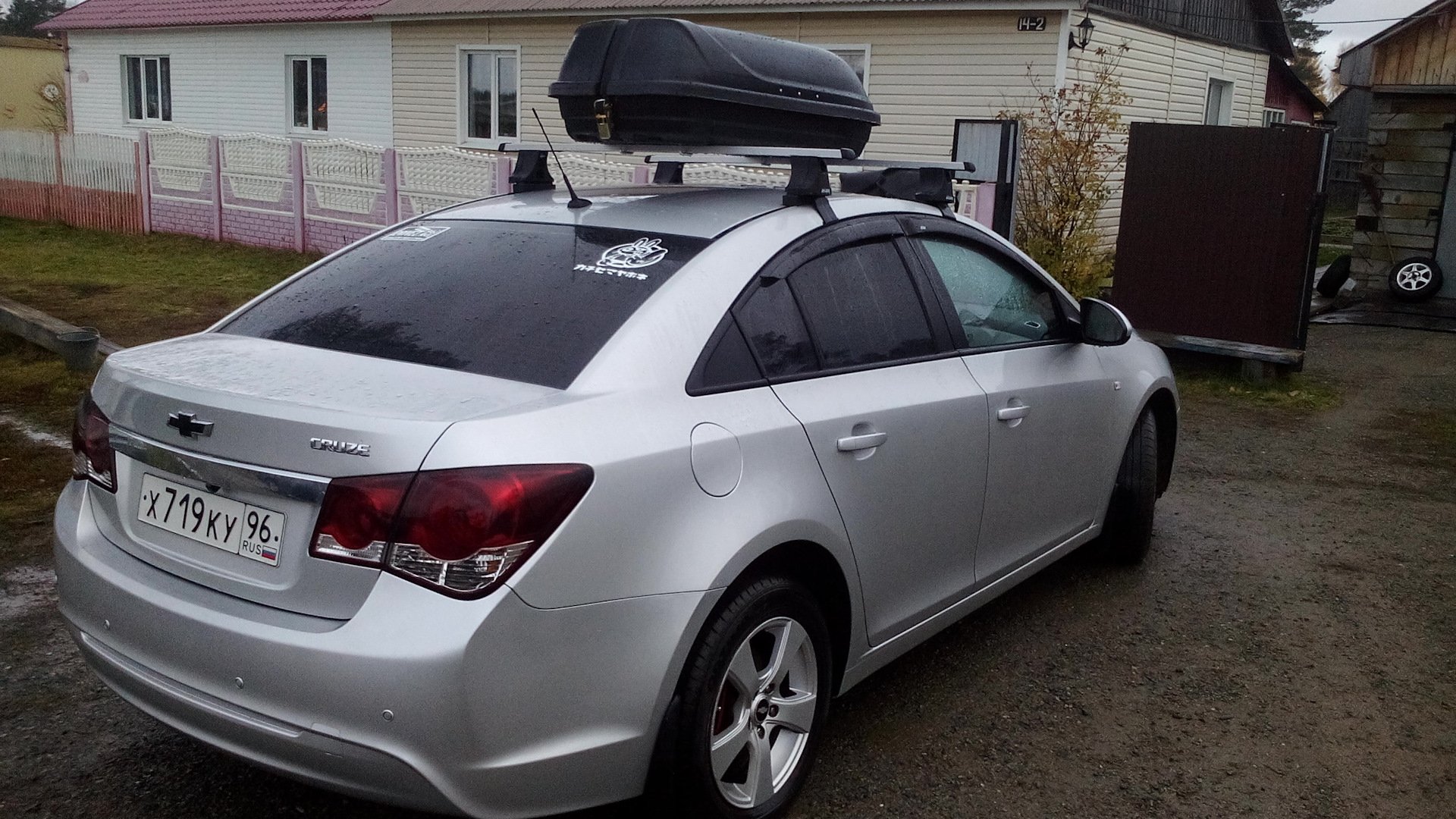 Chevrolet Cruze 2011 седан багажник