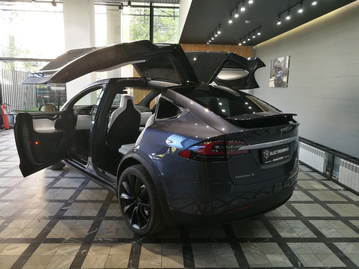 Модуль икс 6. Tesla model x p100d. Tesla model x 100d. Tesla model x 2022 черный. Tesla model x p100d 2018.