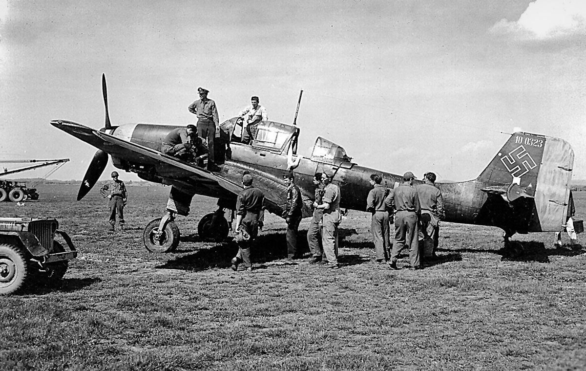 Военная техника 1945 года. Junkers ju 87. Трофейный Юнкерс 87. Ju 87 трофейный. Шасси Юнкерс 87.