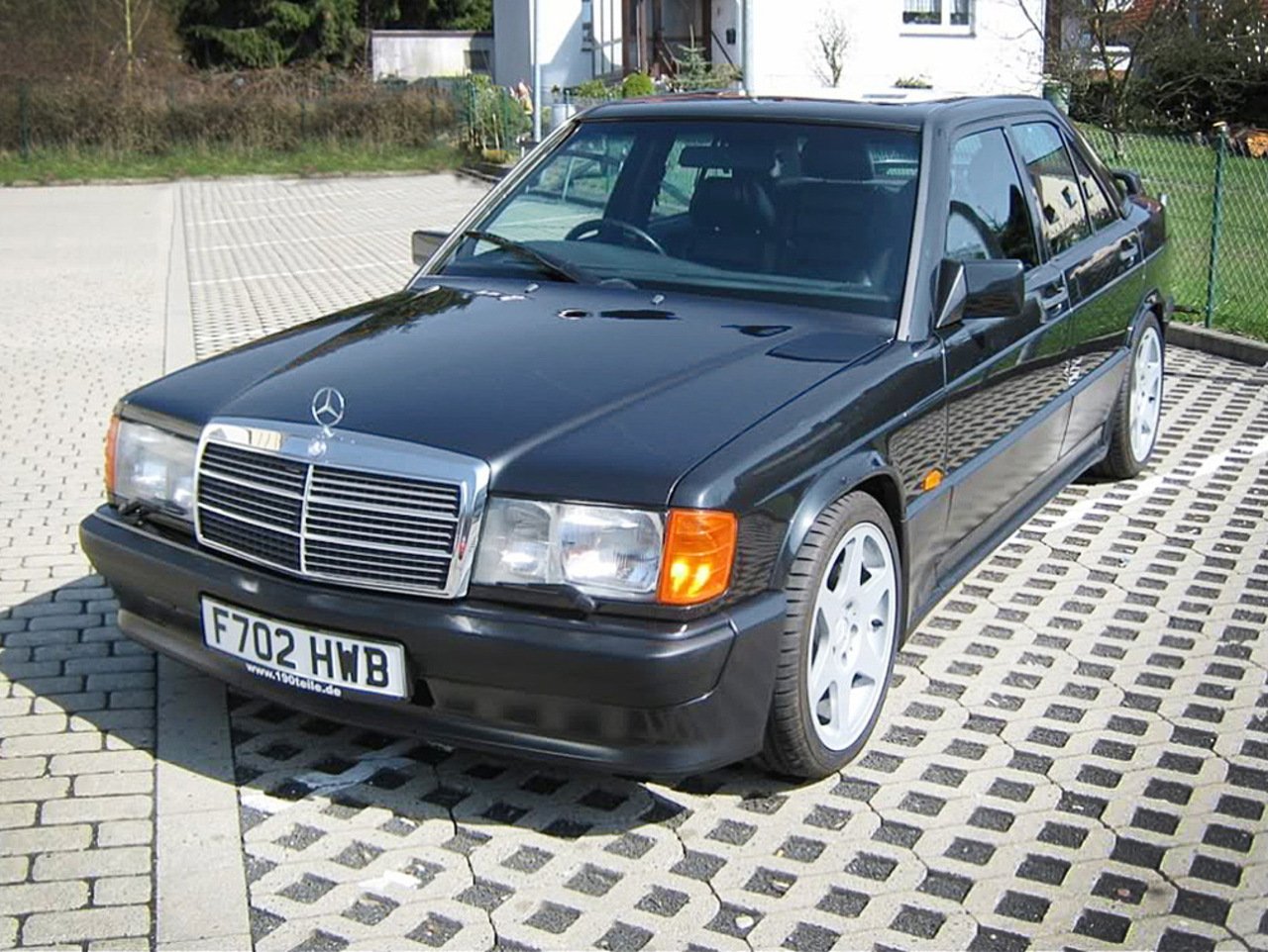Старый мерседес фото. Mercedes Benz 190e. E190 Mercedes 1989. Mercedes-Benz 190e 2.3-16. Мерседес Бенц 190 1989.
