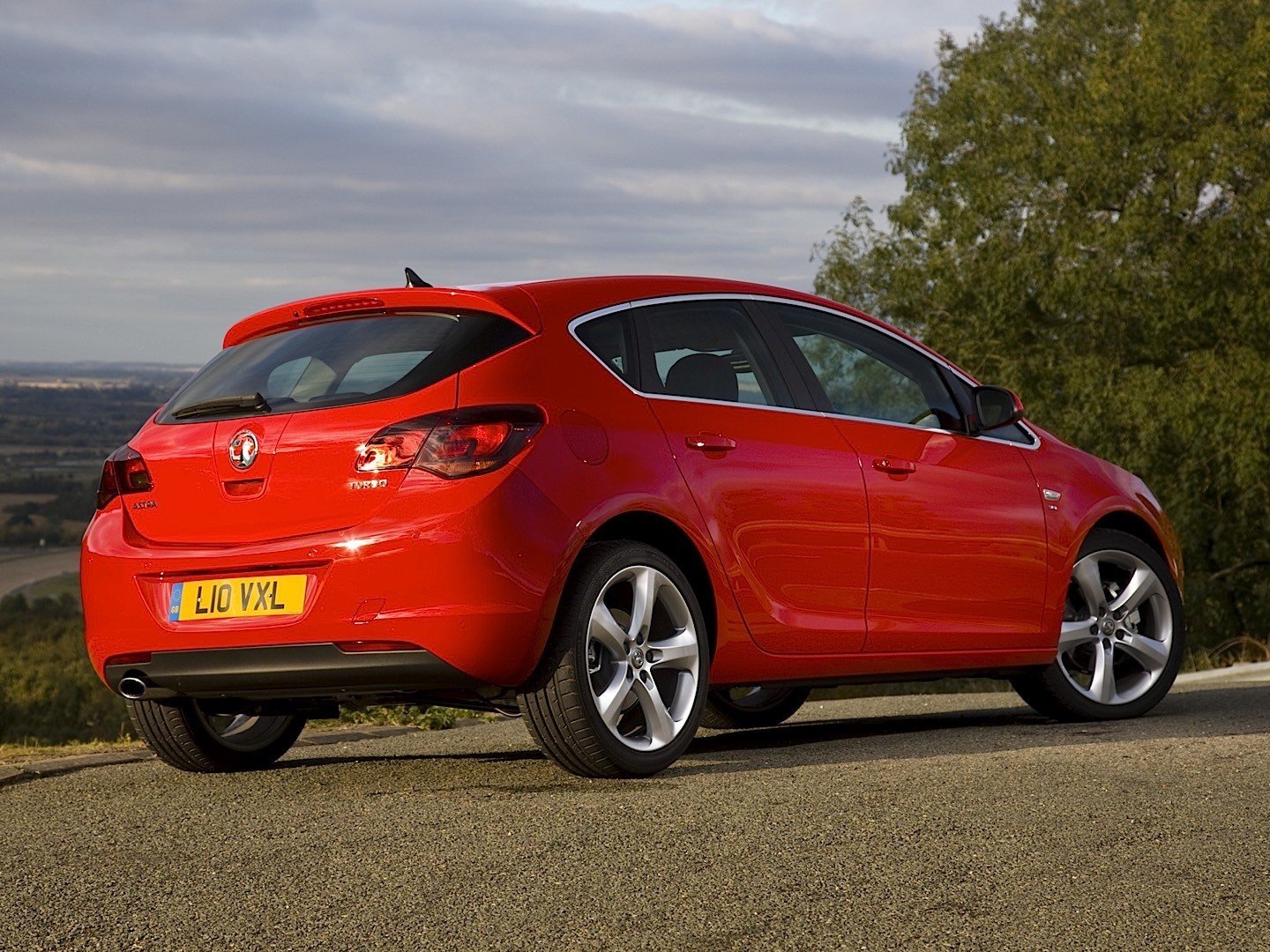 Хэтчбеки турбо. Opel Astra Turbo. Opel Astra 2015.