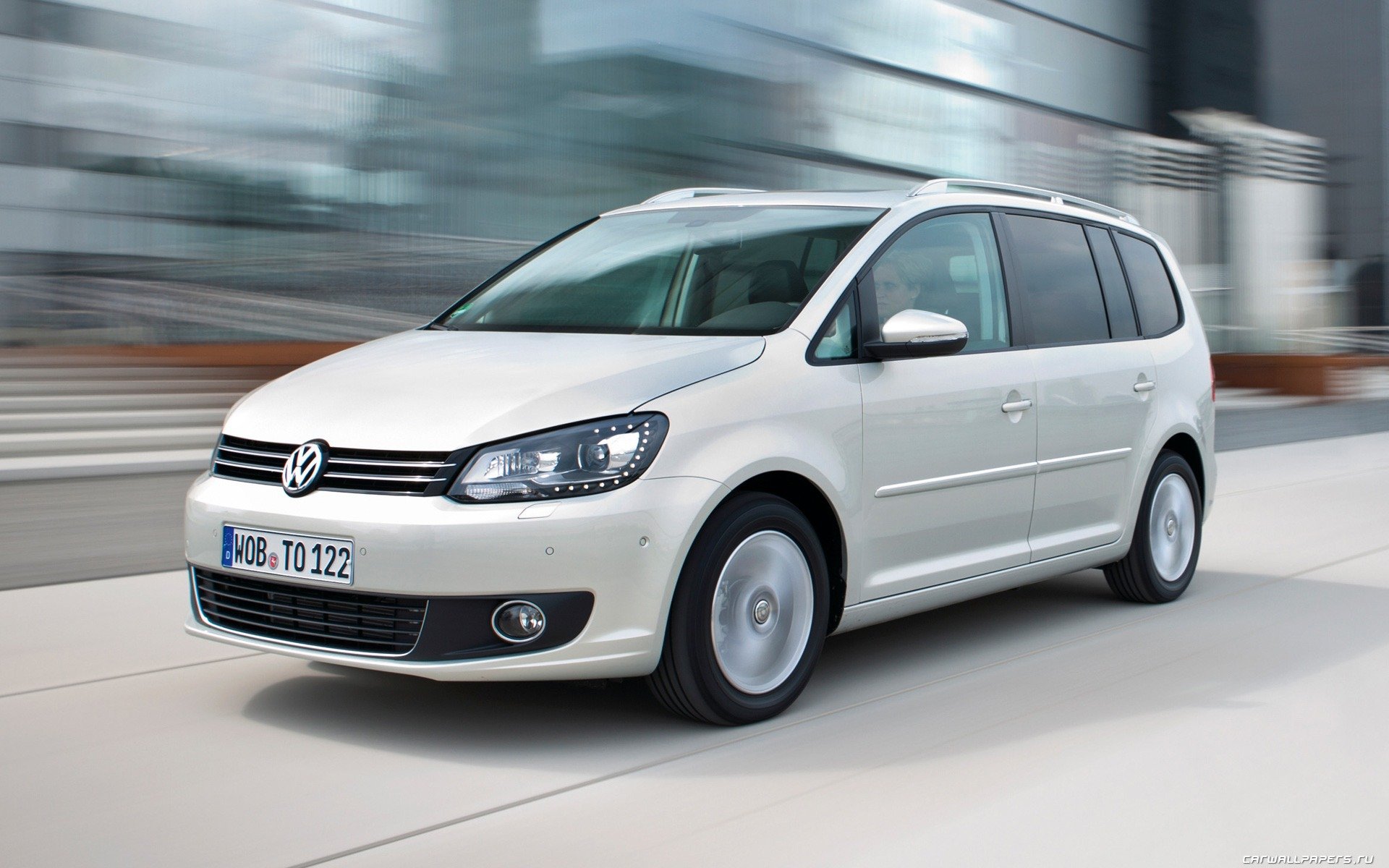 1 t 5 3. Volkswagen Golf Touran. Touran Volkswagen 2014 белый. Фольксваген компактвэн Туран. Фольксваген Туран 1t.