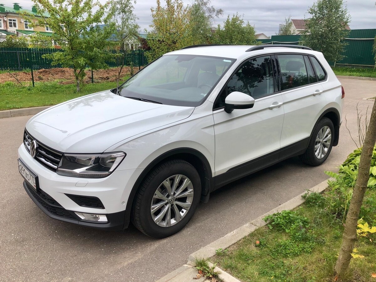 Volkswagen Tiguan 2017 года белый