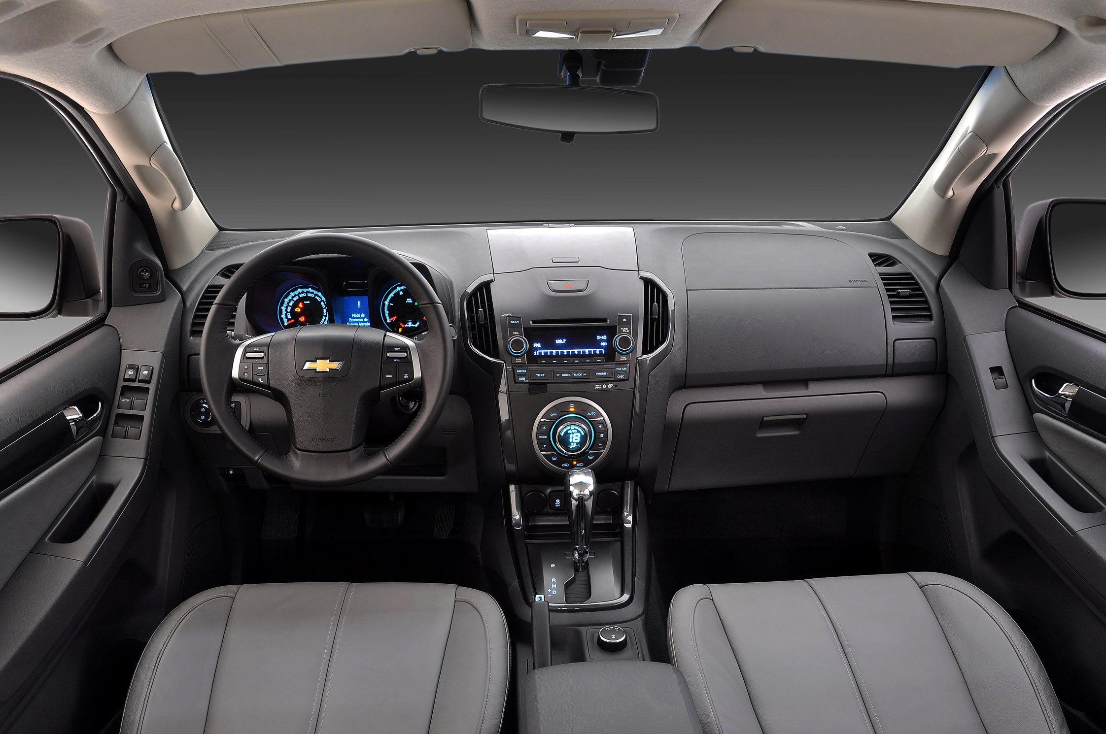 Хода шевроле. Chevrolet trailblazer 2014 салон. Chevrolet trailblazer 2015 салон. Chevrolet trailblazer салон. Trailblazer 2014 салон.