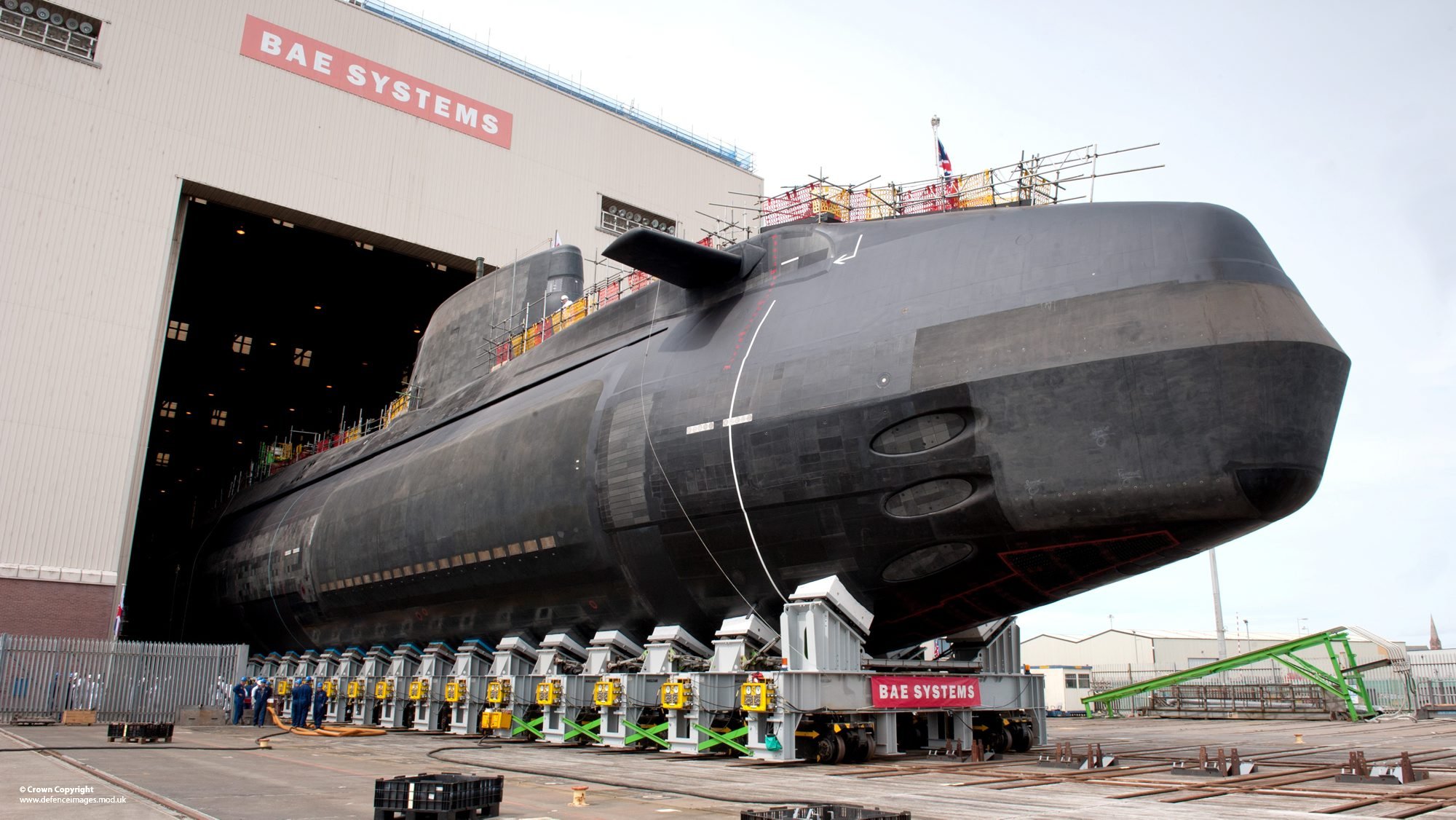 Производство атомных лодок. Подводная лодка astute. АПЛ Астьют. ТК-202 атомная подводная лодка. Подводная лодка субмарина.