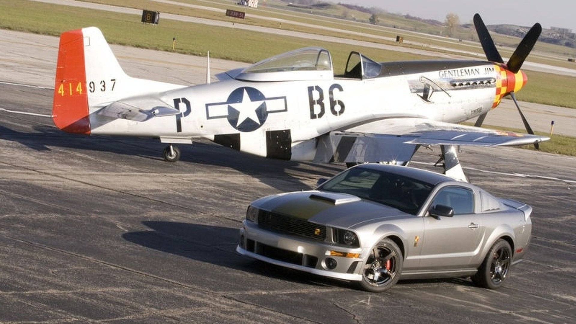 Second p. Самолет p-51 Mustang. P51 Мустанг. P51 и Форд Мустанг. Р-51 Мустанг.