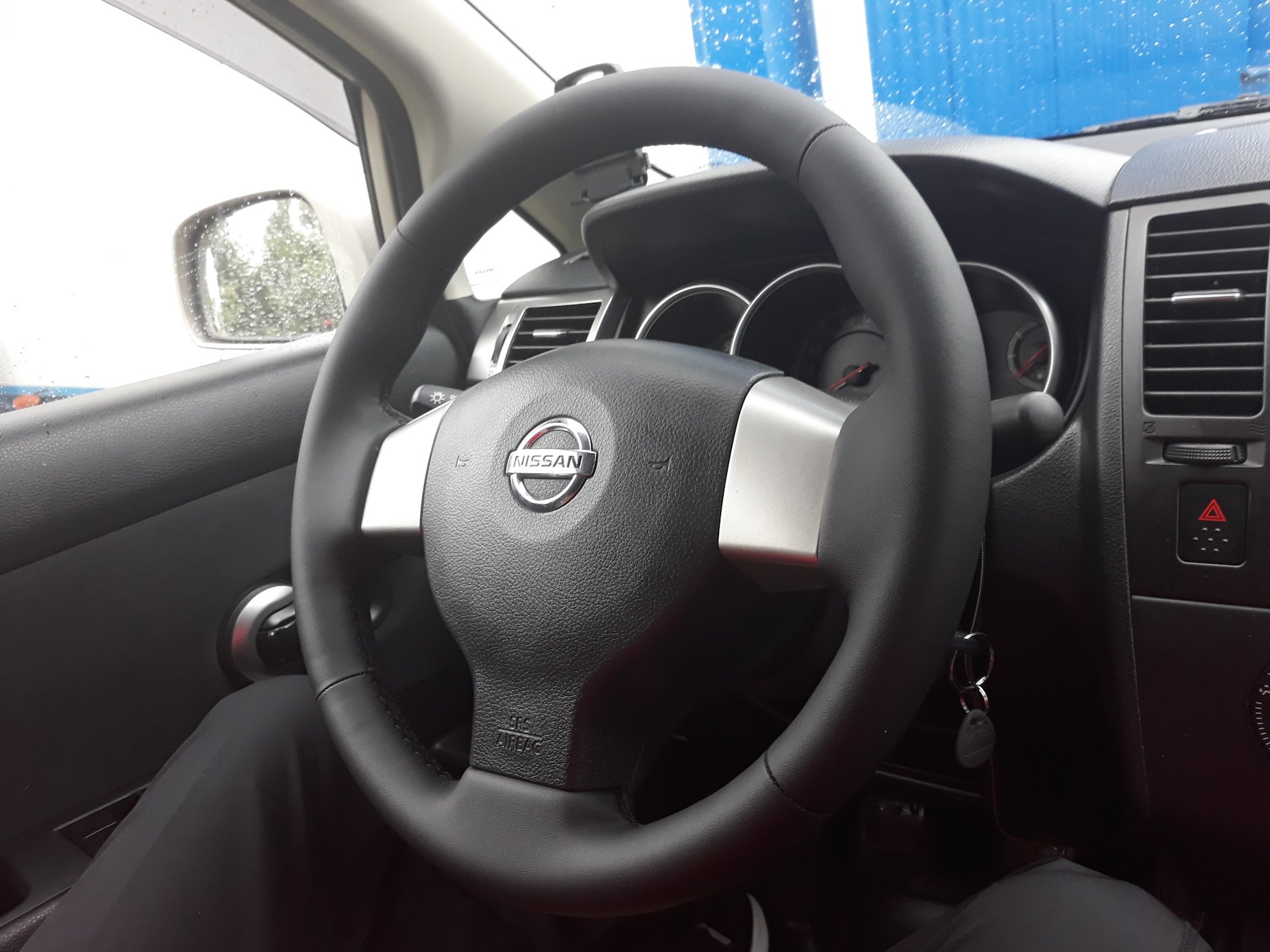 Руль ноут. Руль Ниссан Тиида 2010. Руль Nissan Note e11 Comfort. Руль Ниссан Тиида 2020. Nissan Tiida руль под дерево.