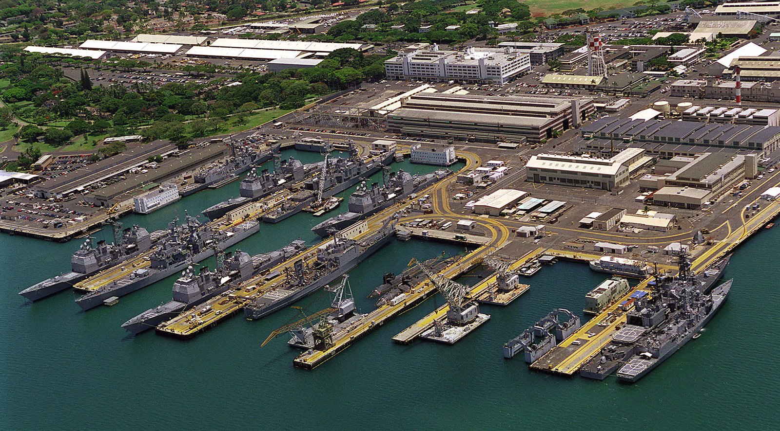 Naval base. Военно-морская база США Перл-Харбор. Перл Харбор база ВМС США. Гавайи база Перл Харбор.