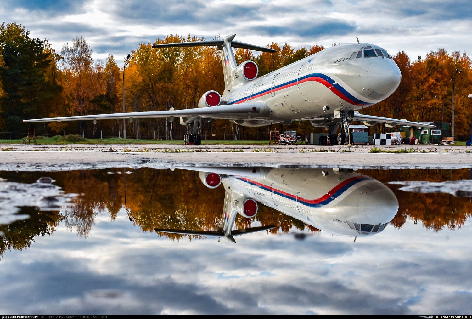 Чкаловский самолет. Туполев 154. Ту 154 85563. Чкаловский аэродром ту-154. Ту-154б-2.