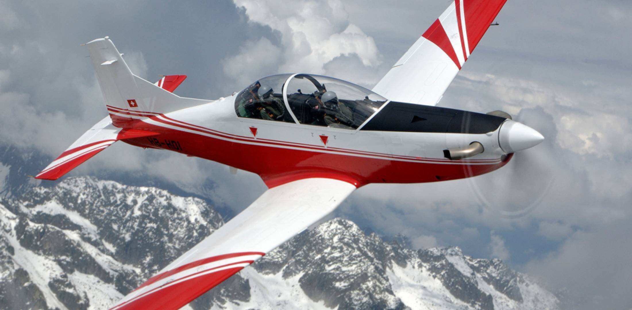 Pc 9. Пилатус РС 7. Pilatus PC-7. Пилатус самолет. Швейцарский самолет Пилатус.